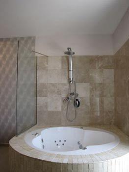 Royalty Aparthotel 4*